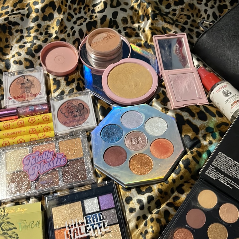 Makeup bundle - Picture 4 of 6